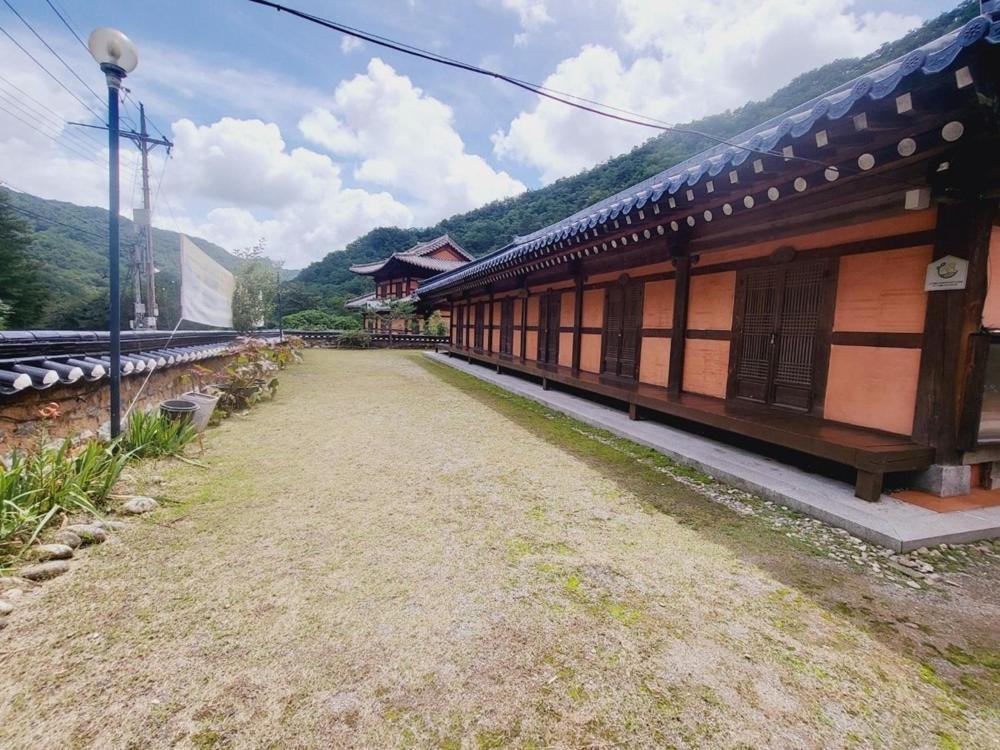 Yeongwol Hwanggung Hanok Pension ภายนอก รูปภาพ